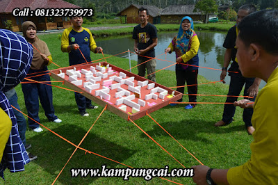 Kegiatan Team Building Outbound Training di Kampung Cai Rancaupas