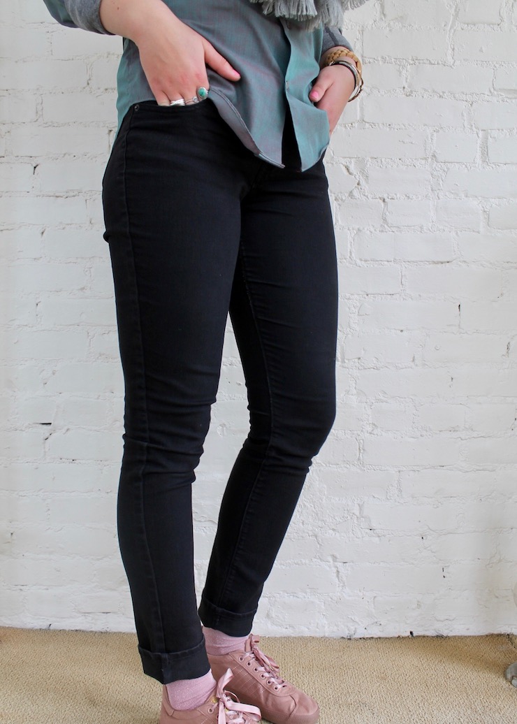 Magnetic reflection button up shirt, green scarf, black skinny jeans, pink socks, pink sneakers for a winter outfit #ootd #fashion