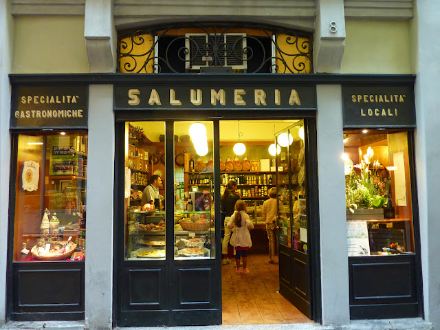 Salumeria en Bergamo Alta en Italia