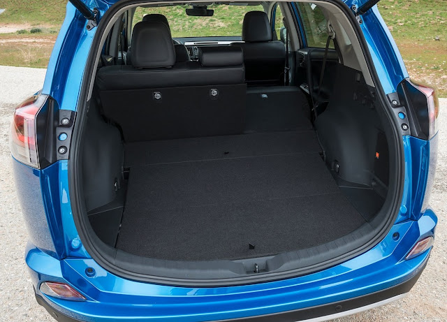 RAV4 hybrid 2016 Toyota RAV4 hybrid cargo area