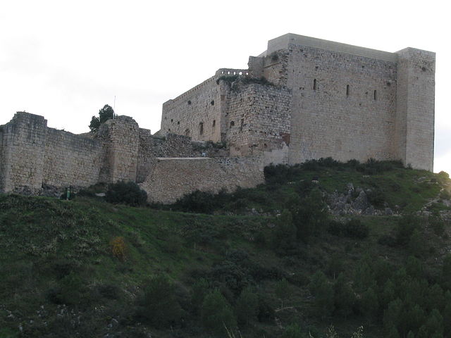 "Castell de Miravet 1" by Jordiferrer - Treball propi. Licensed under CC BY-SA 3.0 via Wikimedia Commons - https://commons.wikimedia.org/wiki/File:Castell_de_Miravet_1.JPG#/media/File:Castell_de_Miravet_1.JPG