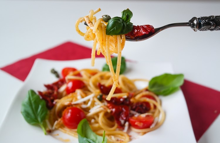 Spaghetti mit getrockneten Tomaten