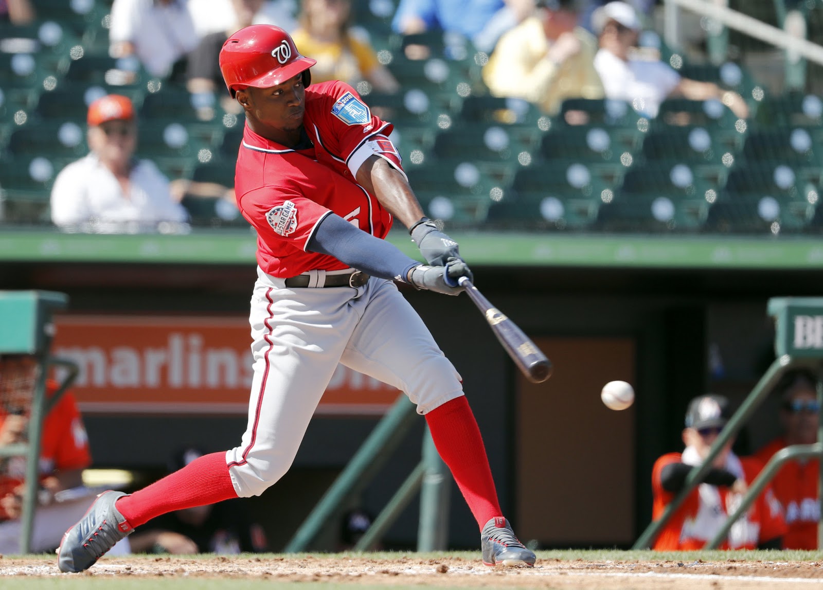 El prospecto Víctor Robles se lesiona durante un juego en TripleA