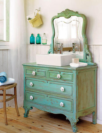 Retro y con encanto: Cómodas para lavabos