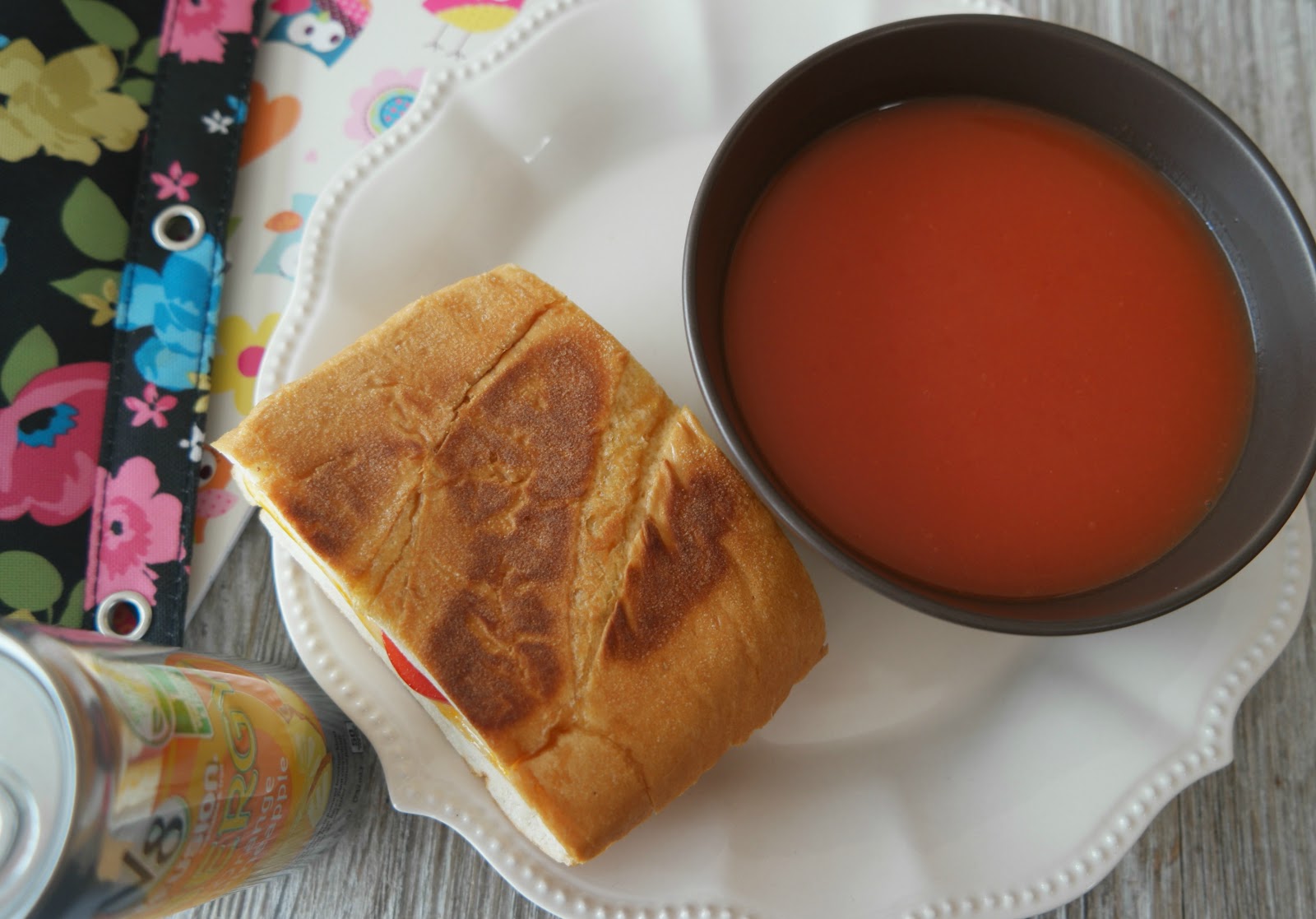 Spicy Tomato Soup & Grilled Cheese 5 Eyeliners and a Gloss