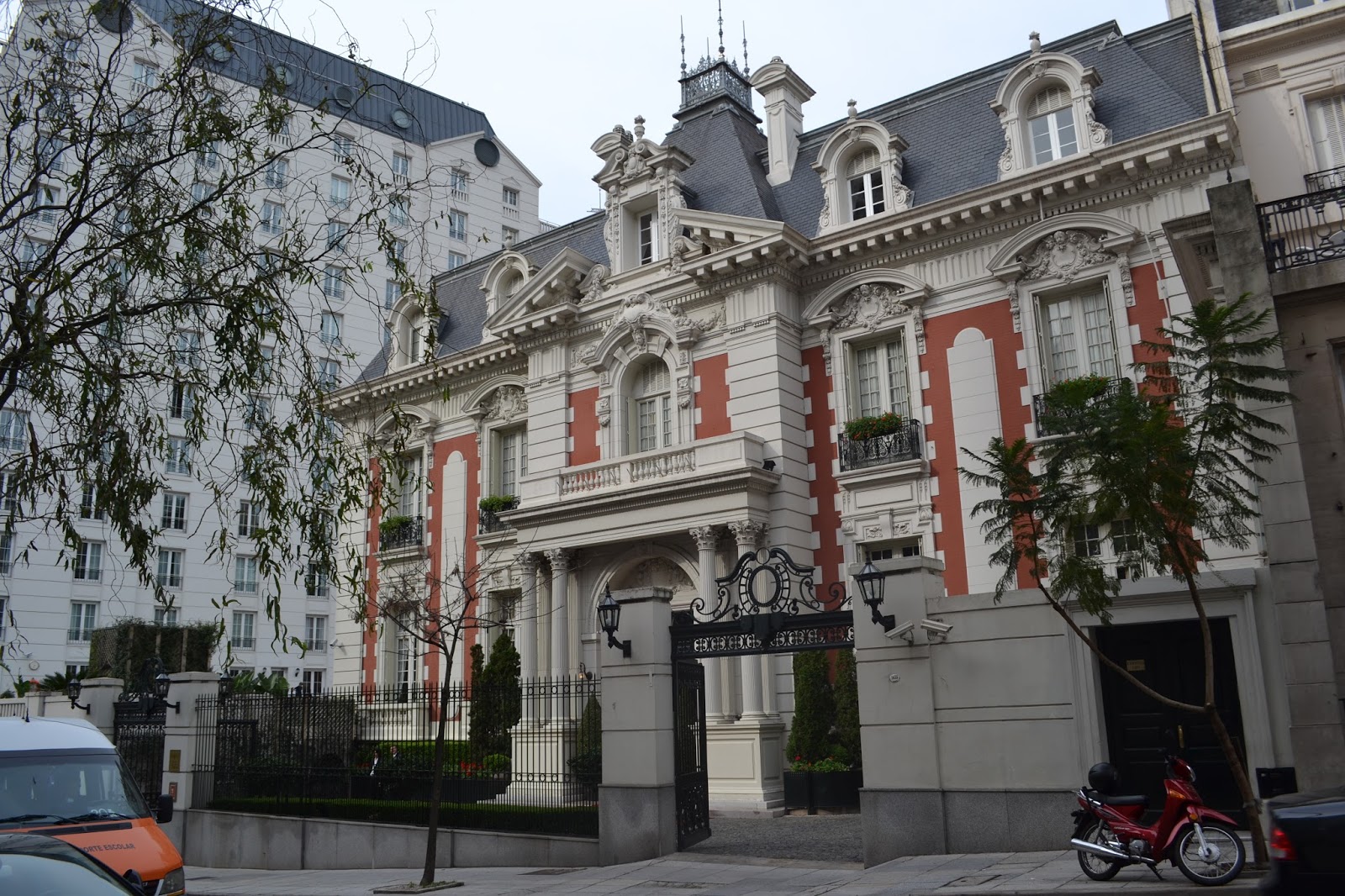 B'nai Jeshurun. From NY to Argentina Optional activity Tour The Belle