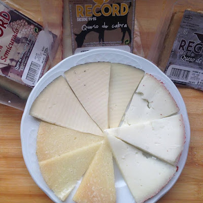 tabla de quesos, queso, queso manchego, quesos record, crema de queso, semicurado, curado, queso mezcla, queso de vaca, cabra y oveja, queso de oveja, queso de cabra, blogger alicante, solo yo, blog solo yo, influencer, cooking blogger, cook blogger, que comemos hoy,