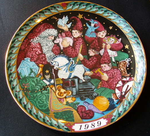 Vintage Treasure in Martinborough: Christmas plates - must be Royal ...