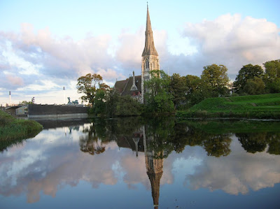 Iglesia de St. Alban's, Copenhague, dinamarca, Church of St. Alban's,Copenhagen, Denmark, Eglise St. Alban's Copenhague, Danemark, St. Albans, København, Danmark, vuelta al mundo, round the world, La vuelta al mundo de Asun y Ricardo