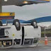 Kombi desmaia ao ver o preço da gasolina!