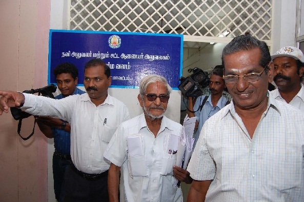 "உங்களால் மதுரை சுத்தமான நகரமாக மாற வேண்டும்" டிராஃபிக் ராமசாமியை பாராட்டிய நீதிபதி "உங்களால் மதுரை சுத்தமான நகரமாக மாற வேண்டும்" டிராஃபிக் ராமசாமியை பாராட்டிய நீதிபதி