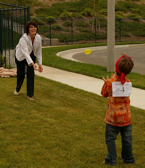 water balloon toss