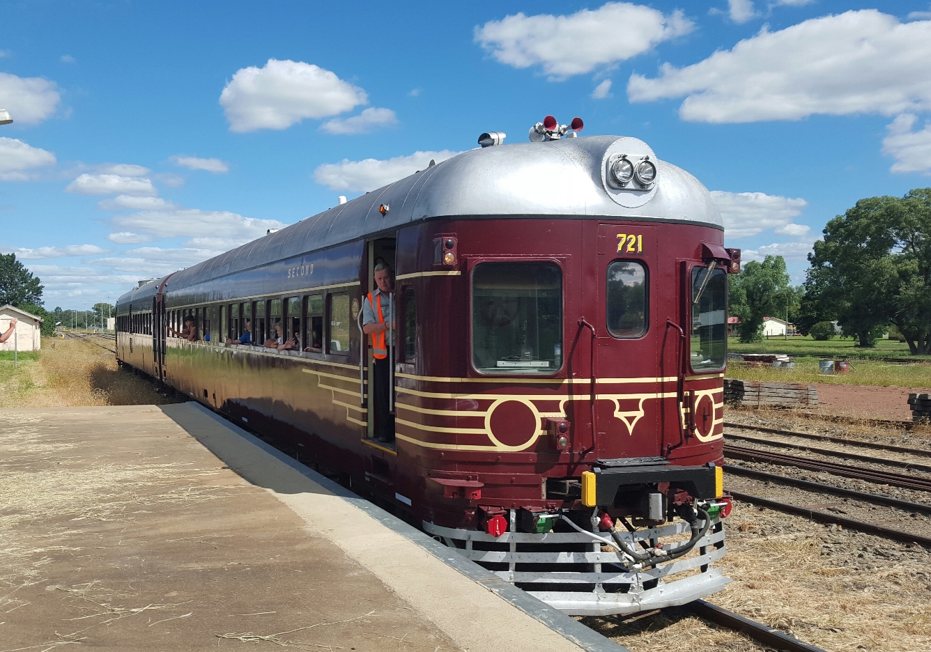 Our Aussie off grid heaven 100 years of rail in Binnaway 19172017