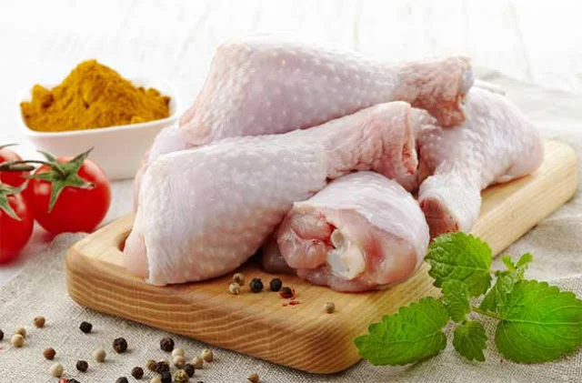 المدة القصوى لحفظ الدجاج الطازج في التبريد؟