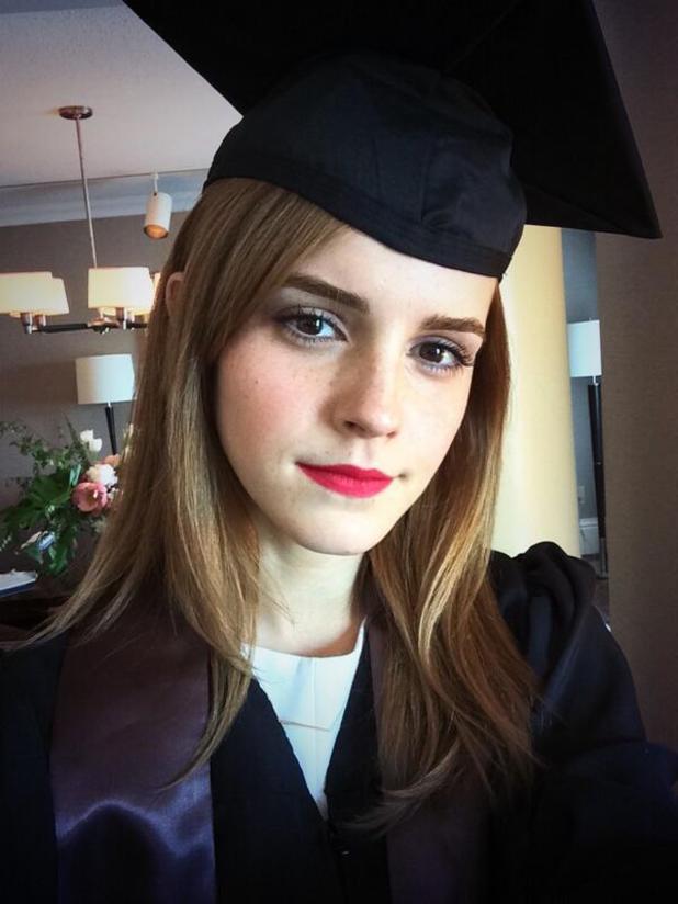 Confira as fotos da formatura de Emma Watson na Universidade Brown | Ordem da Fênix Brasileira