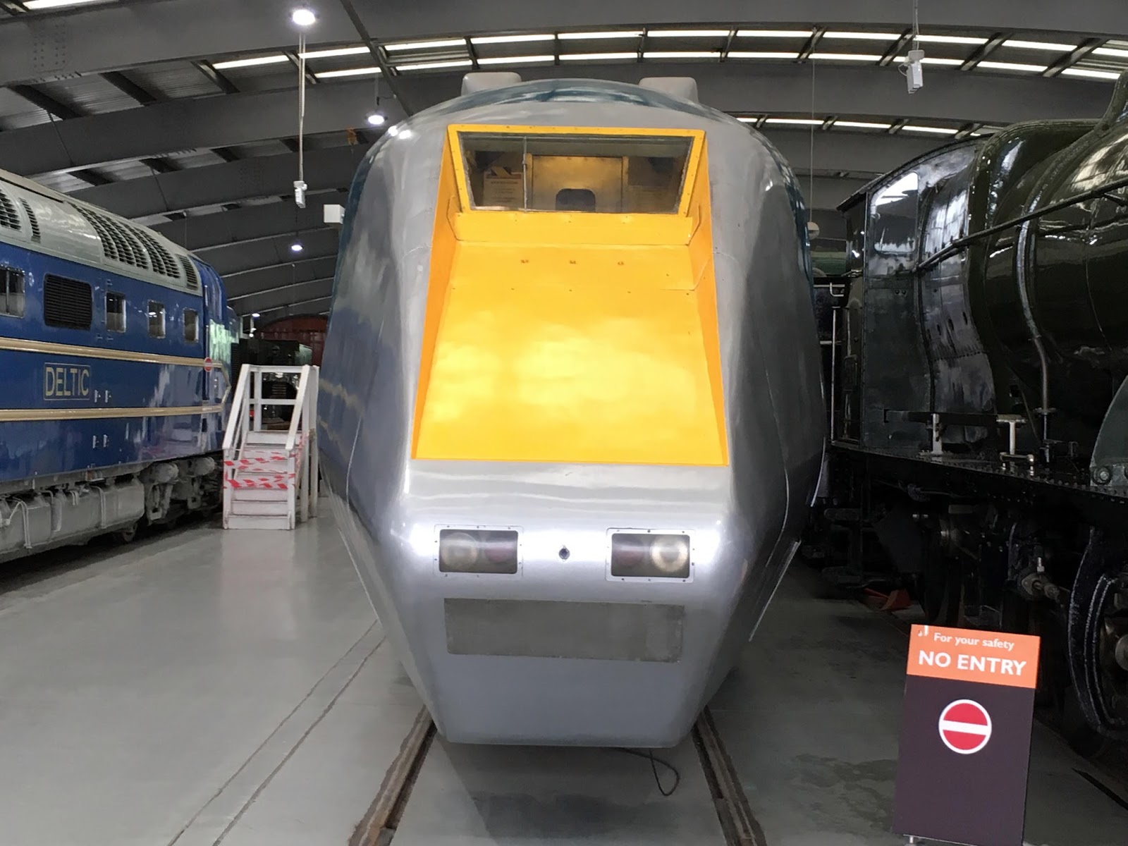 British Diesels and Electrics Advanced Passenger Train Experimental