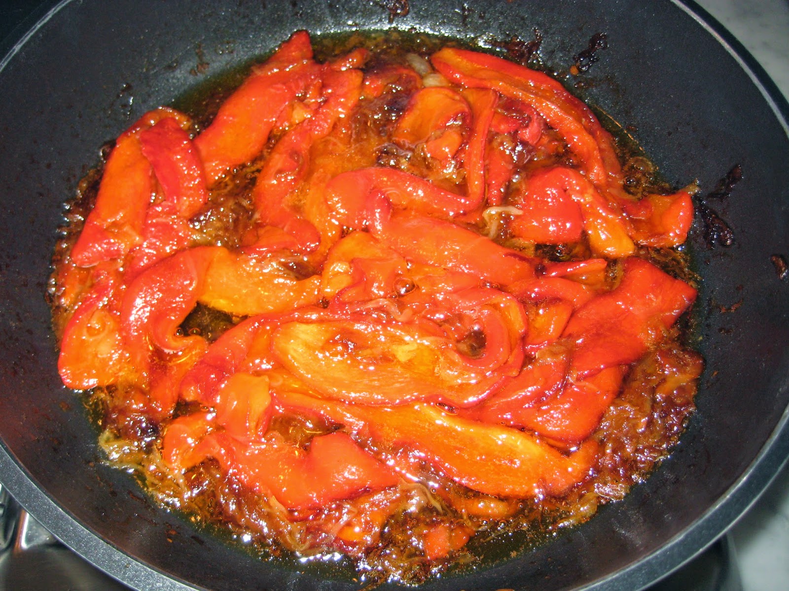 El rincón de Mundín PIMIENTOS ASADOS CON ANCHOAS El rincón de Mundín PIMIENTOS ASADOS CON ANCHOAS