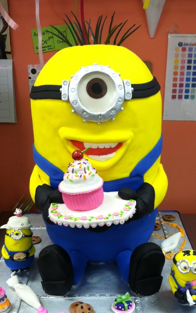 minion cake design