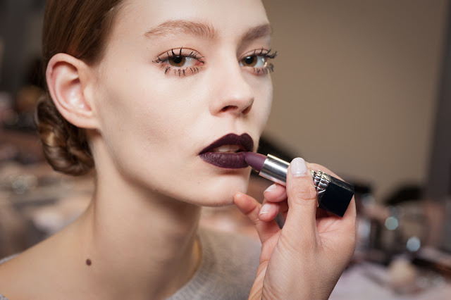 dark make up tendenze make up autunno inverno 2016-2016  beauty blog beauty blogger consigli beauty beauty tips  gothic make up make up rossetto nero black lipstick 