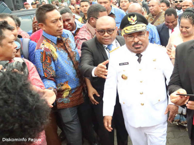 Lukas Enembe Canangkan Hitung Mundur Pelaksanaan PON XX 2020 Lukas Enembe Canangkan Hitung Mundur Pelaksanaan PON XX 2020