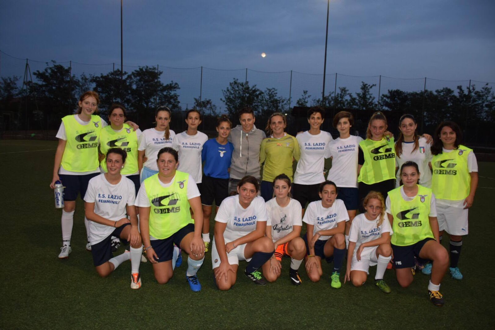 Una leggenda del calcio femminile, Mimma Fazio, ha fatto visita alle ragazze della S.S. Lazio Una leggenda del calcio femminile, Mimma Fazio, ha fatto visita alle ragazze della S.S. Lazio