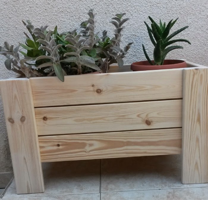 ANTIQUE - COLLECTIBLES AND MUCH MORE : Garden Furniture