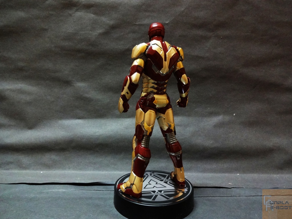 Gunpla Re-BOOT!: Review - Sega Prize Iron Man Mark 42. Statue