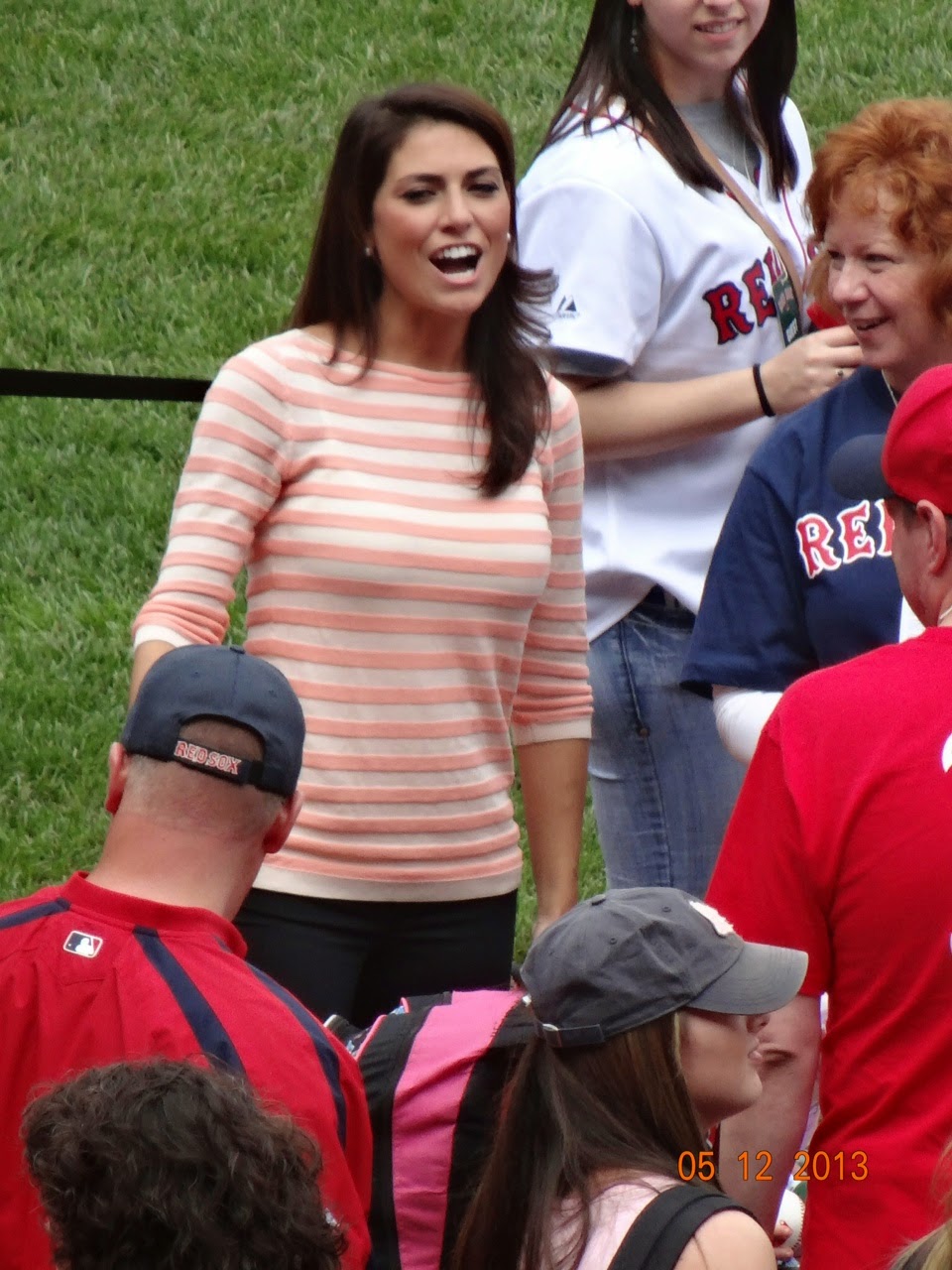 A Look At Absolutely Gorgeous Sports Reporter Jenny Dell Part 2.