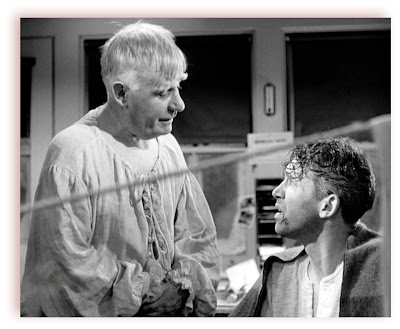 George (James Stewart) e seu anjo da guarda Clarence (Henry Travers) em A Felicidade Não Se Compra