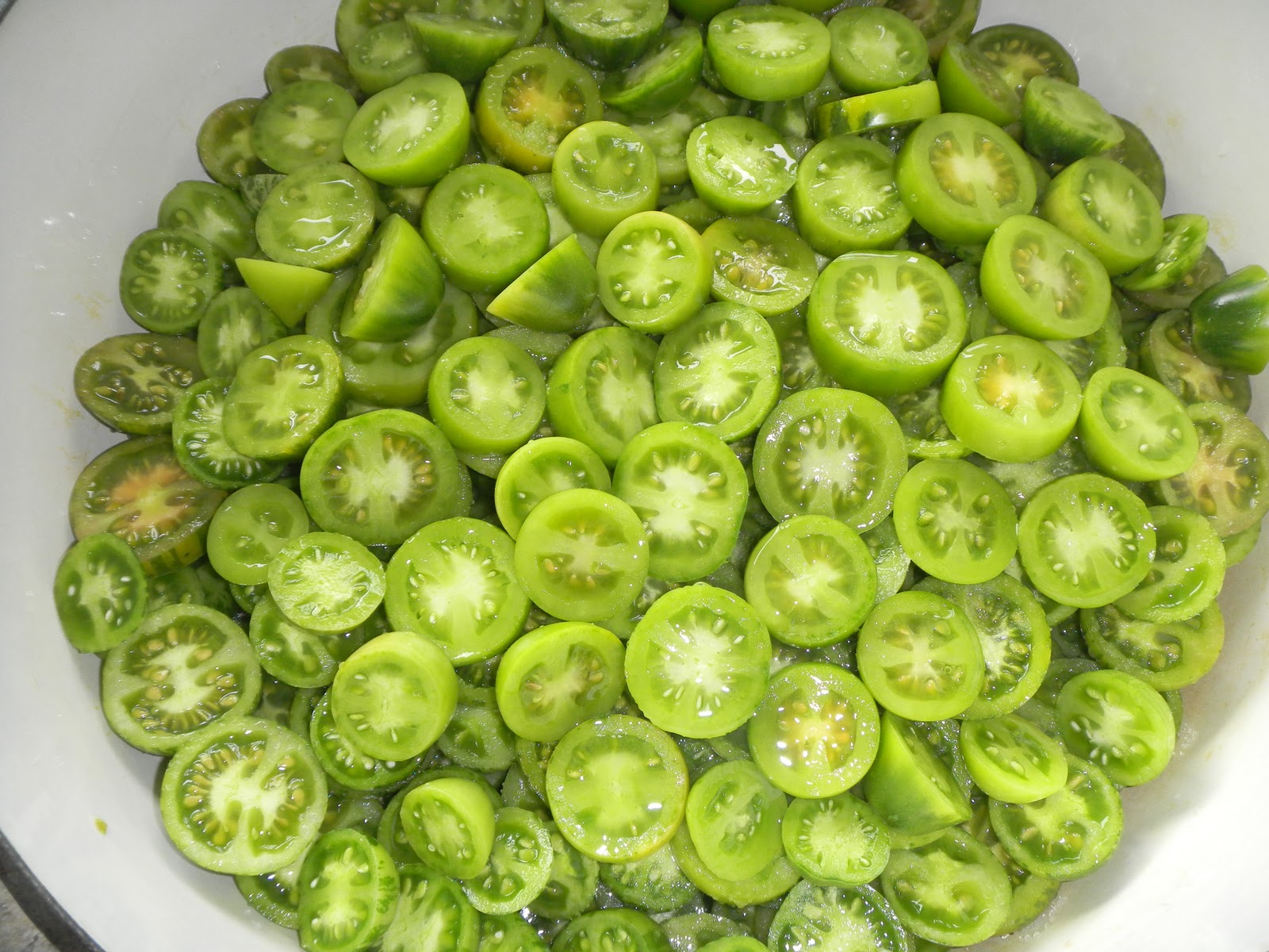 Adventures in Urban Farming: Canning Green Tomato Pickles