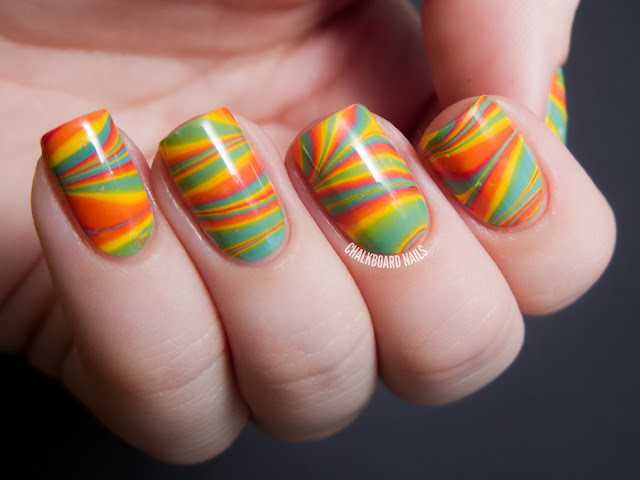 Chalkboard Nails: Citrus water marble