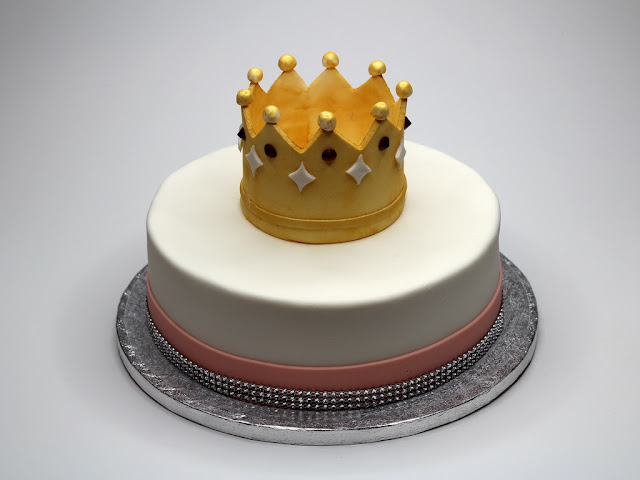 Birthday Cake for Queen - London Mayfair