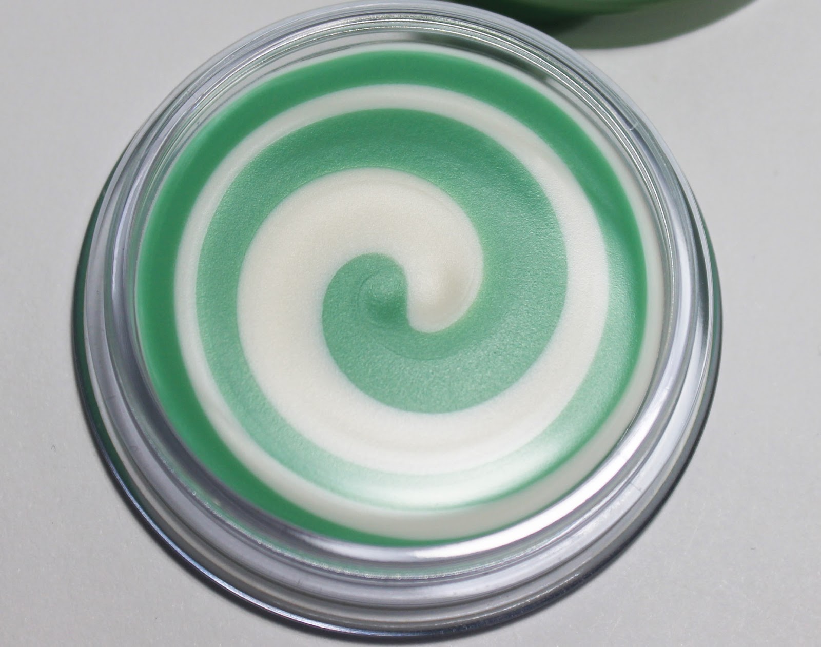 Дневники Лакоманьяка: Sally Hansen - Cuticle Eraser + Balm