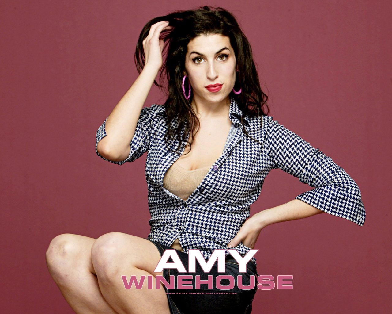 http://4.bp.blogspot.com/-MLP1MEdYAKs/TizZQLsc1II/AAAAAAAADSk/s3OaqU7pxcM/s1600/Amy+Winehouse.jpg