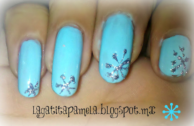 snowflakes nails