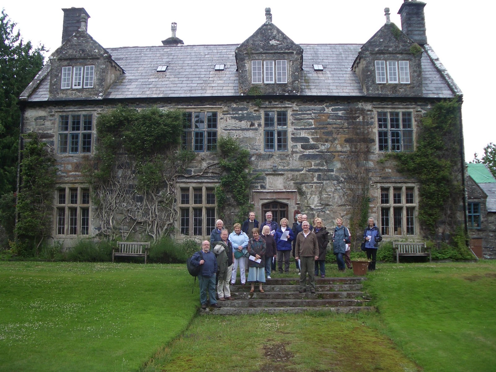 Discovering Old Welsh Houses Group Visit to Glyn Cywarch
