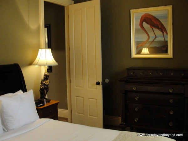 guest room at Inn at Houmas House Plantation and Gardens in Darrow, Louisiana guest room at Inn at Houmas House Plantation and Gardens in Darrow, Louisiana