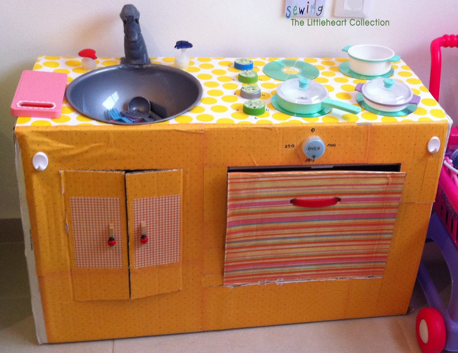 Sewing The Littleheart Collection Cardboard Kitchen 