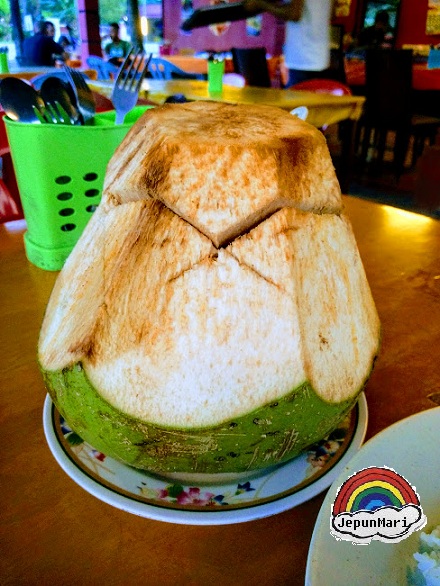 Tomyam kelapa yang sedap di Sabak Bernam Tomyam kelapa yang sedap di Sabak Bernam