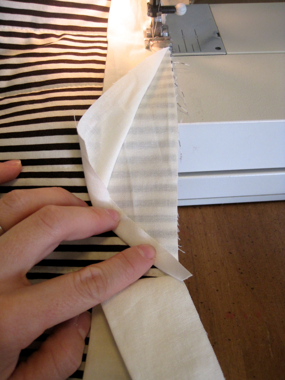 The Project Lady Tutorial for Twin Bedspread with Binded Edges