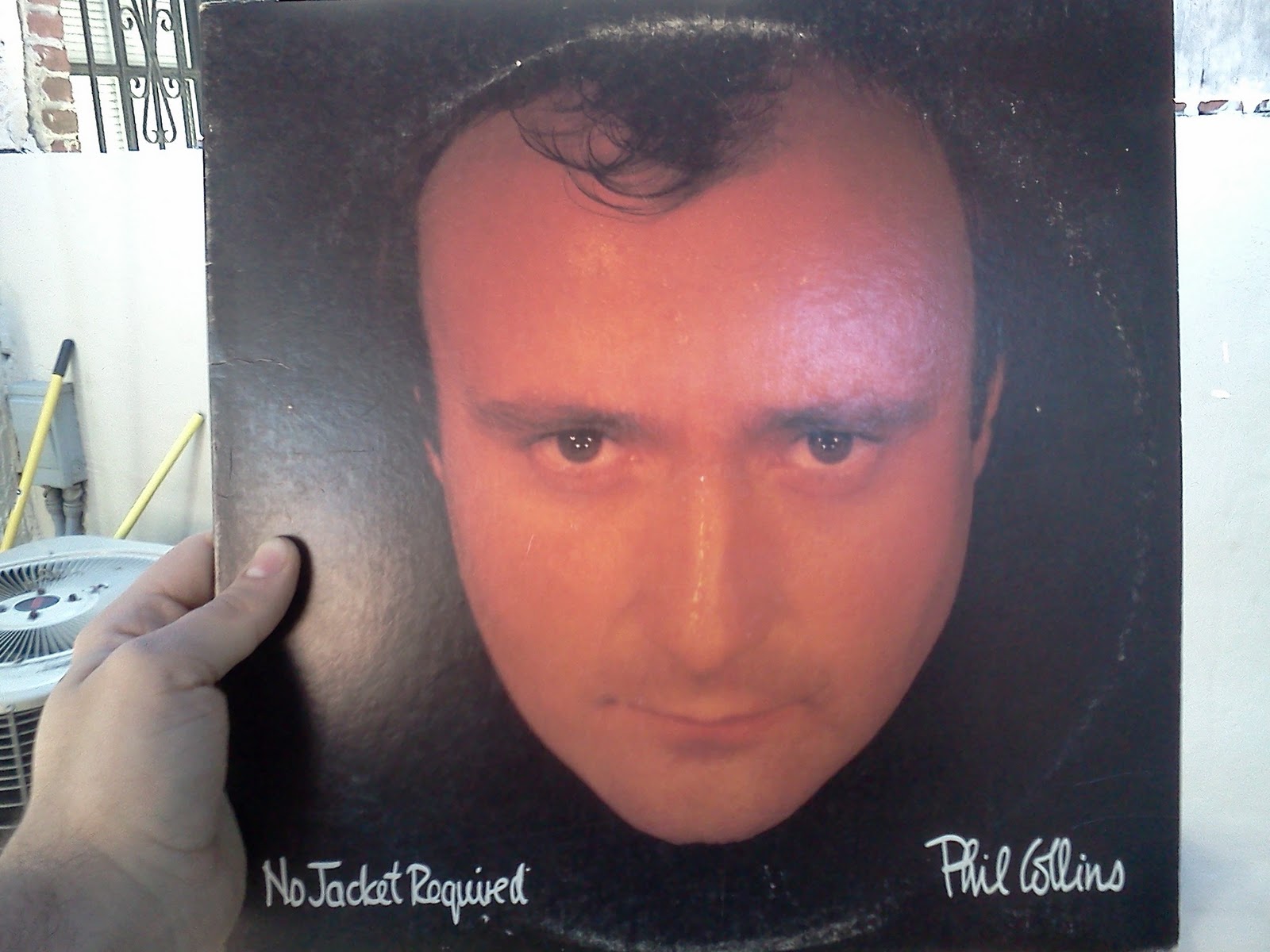 http://4.bp.blogspot.com/-MMyUQv4-RDc/Tr3pqaujc-I/AAAAAAAAAEM/rsaqQrlWQ5A/s1600/PhilCollins.jpg