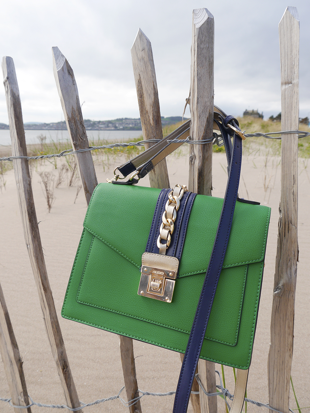 Vintage style Aldo Bag Vintage style green and navy Aldo bag