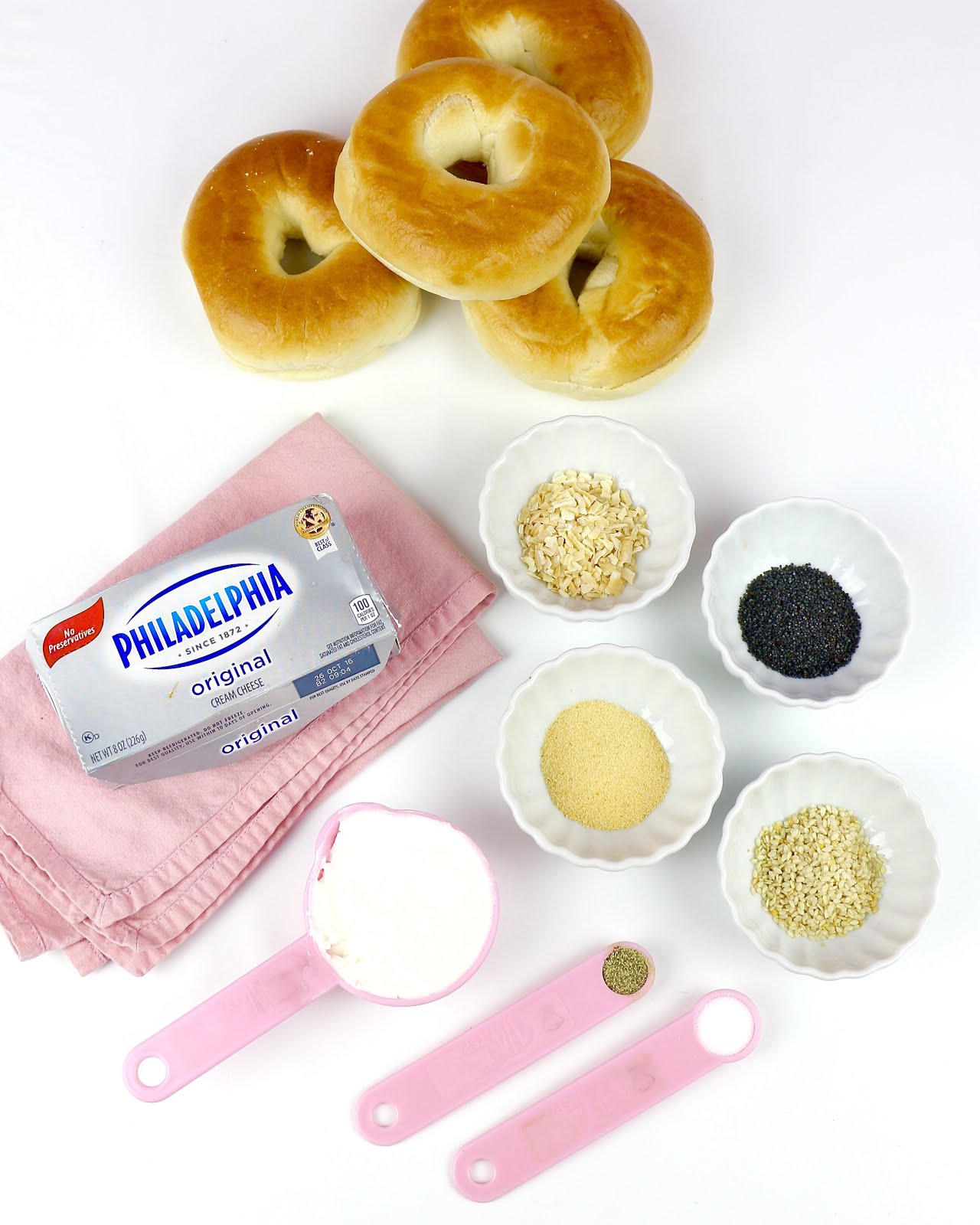 Easy "Everything Bagel" Cream Cheese Dip with Bagel Chips The Lindsay Ann