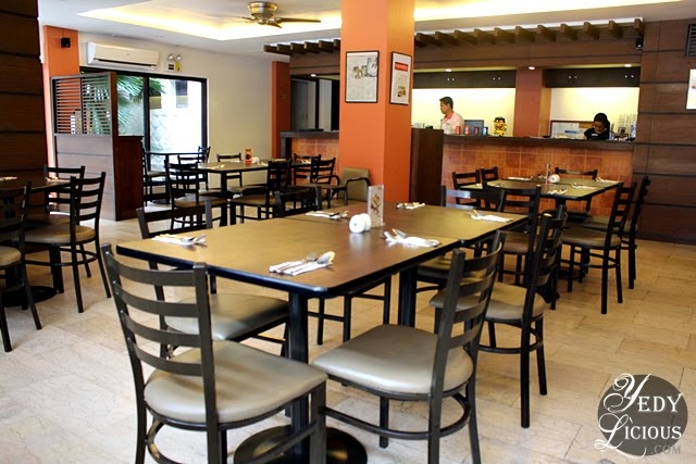 Oliva Bistro Cafe Marcos Highway Interior