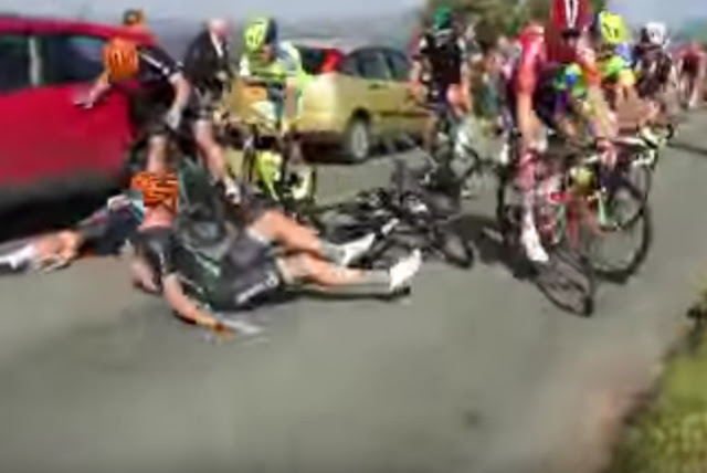 Video de la espectacular caída de Mark Cavendish en el Tour de Bretaña