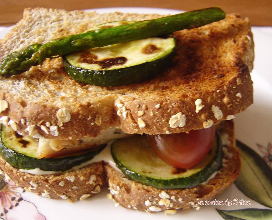 Sandwich de pollo y queso La cocina de Catina