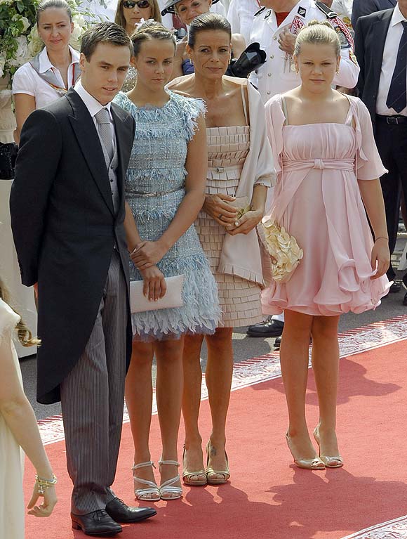 Bus sleeping teen night invasion