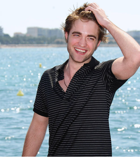 Pop Sugar: 25 Sexys Fotos de Rob con sus Manos en su Cabello | Robert ...