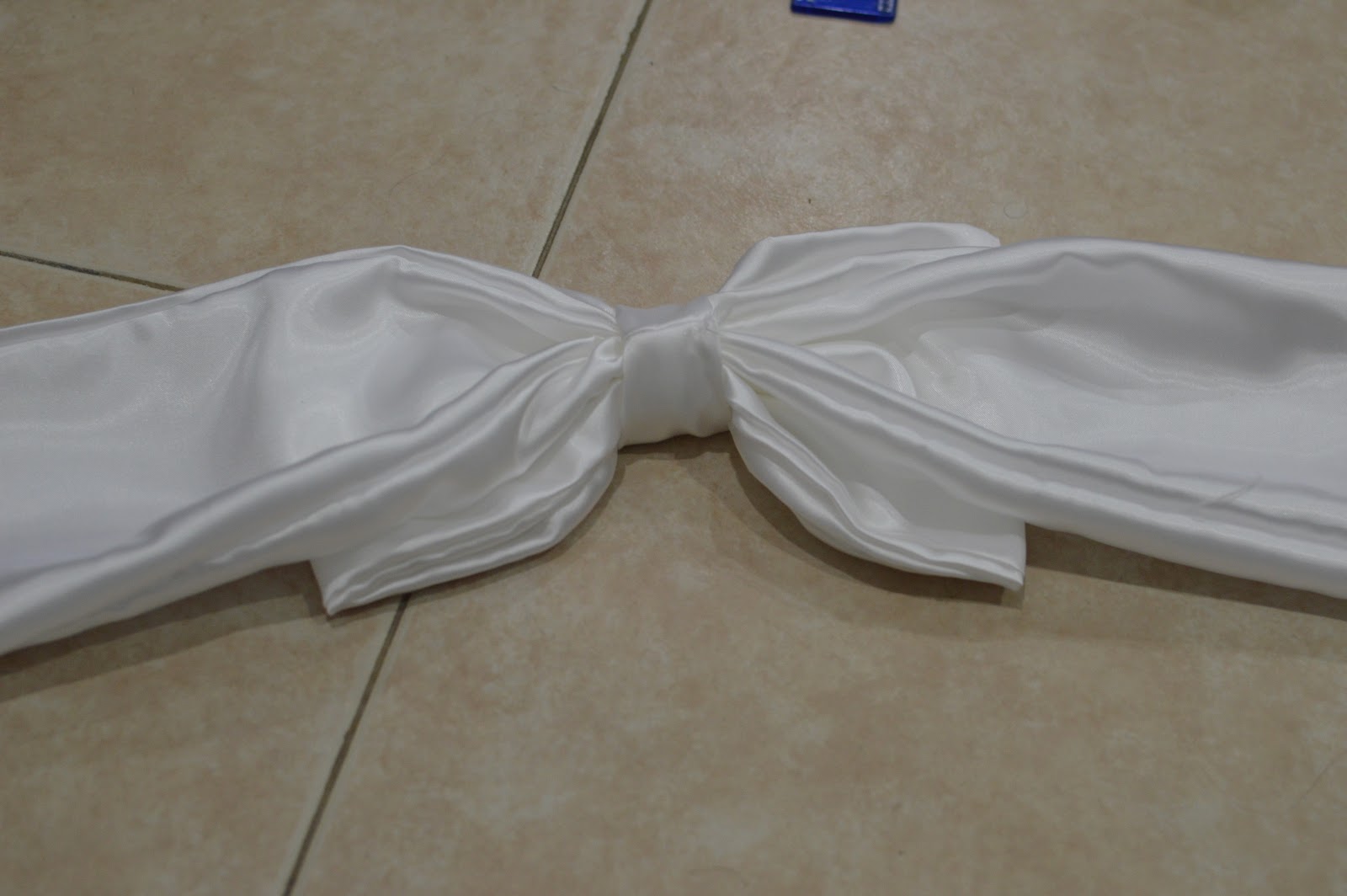 DIY Bow Pillow Brush Etiquette