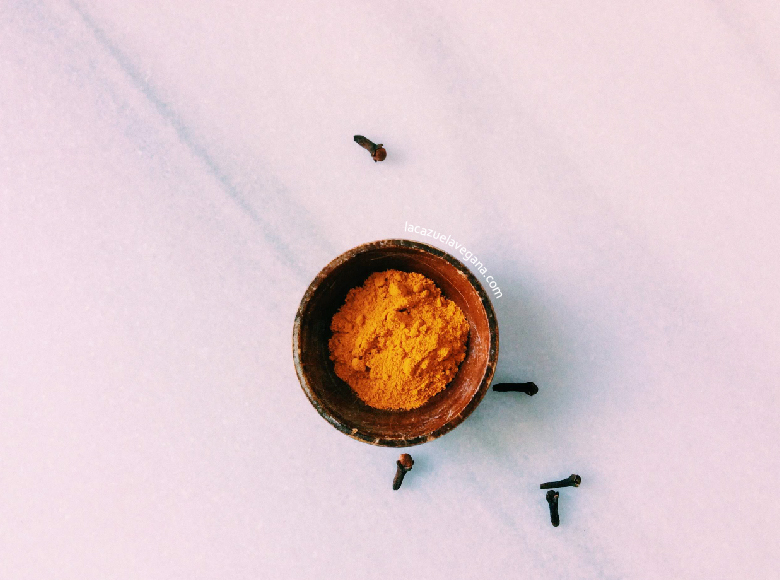 Golden milk Leche dorada Cúrcuma latte